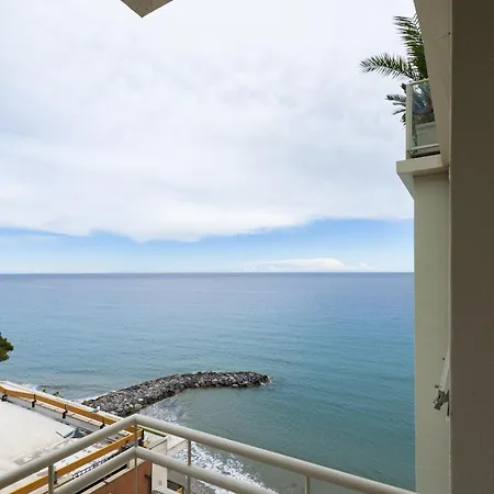 Blue - Seaview Balcony By Wonderful Italy Апартаменты Алассио